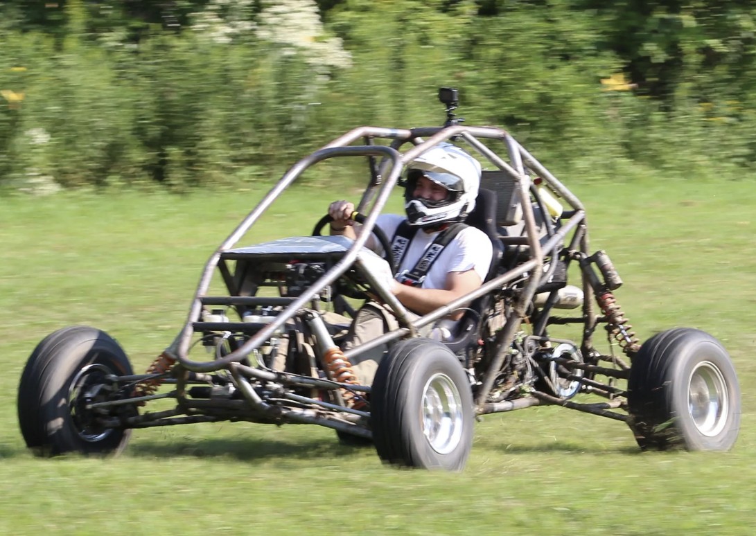 KartCross Americano em oficina